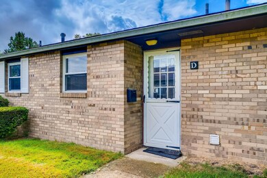 1185 Woodbrook Circle West-large-004-005