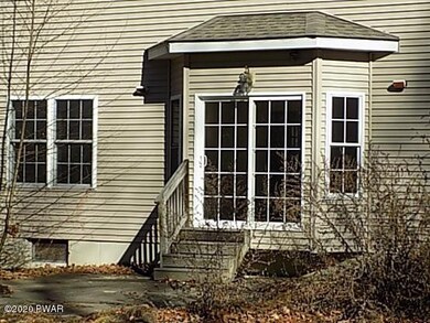 121 Bluestone Cir, Milford, PA 18337 - photo 3