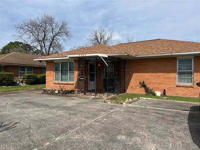 6427 Gammage St, Houston, TX 77087 - photo 2
