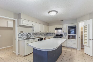 1522 Chestnut Ln, Richmond, TX 77469 - photo 4