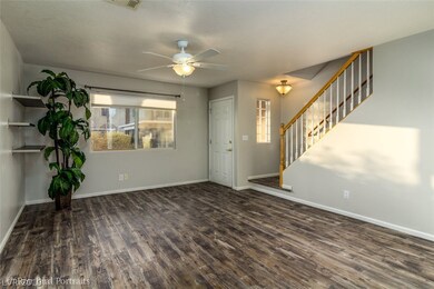 Living Room/Entrance