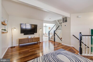 6334 Mary Todd Ln, Centreville, VA 20121 - photo 7