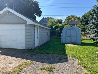 Garage & Shed