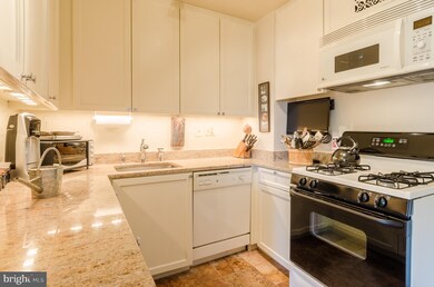 Watergate East Residences unit 902-N, Washington, DC 20037 - photo 4