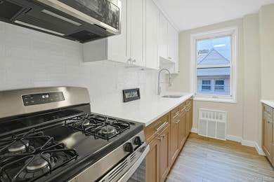 3363 Sedgwick Ave unit 4D, Bronx, NY 10463 - photo 6