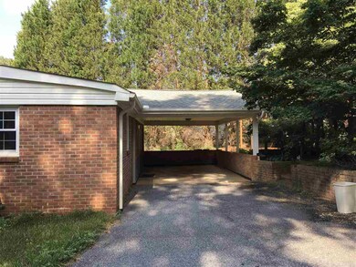 942 Mike Cir, Spartanburg, SC 29303 - photo 2