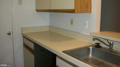 3313 Sir Thomas Dr unit 21, Silver Spring, MD 20904 - photo 4