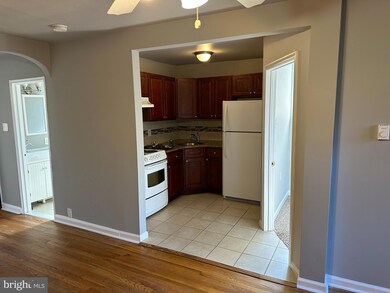 6141 1/2 Old York Rd unit 2, Philadelphia, PA 19141 - photo 4