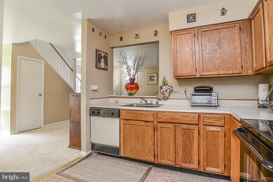 7646 Jordon Hollow Ct, Manassas, VA 20109 - photo 5