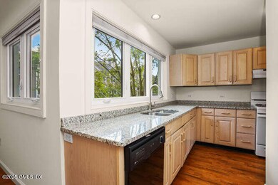 453 E Putnam Ave unit 3C, Cos Cob, CT 06807 - photo 4