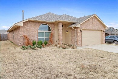 18209 Sandhurst Ct, Edmond, OK 73012 - photo 4