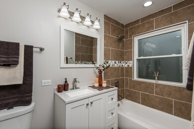 17300 Appletree Dr, Hazel Crest, IL 60429 - photo 6