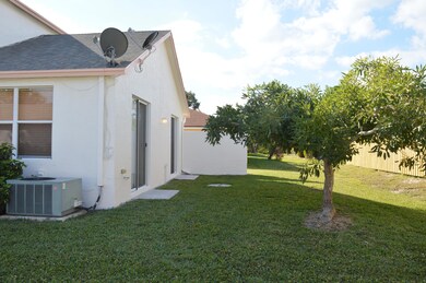 5903 Azalea Cir - East side