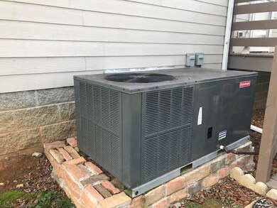 2004 Midland Rd, Shelbyville, TN 37160 - photo 5