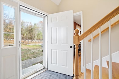 611 N Pembroke Rd, Pembroke, NH 03275 - photo 4