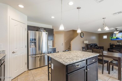 10) KITCHEN