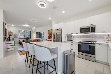 8001 NW 41st St unit F-112, Doral, FL 33166 - photo 2