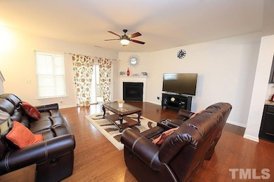 2422 Memory Ridge Dr, Raleigh, NC 27606 - photo 5