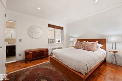 135 E 39th St unit 1CD, New York, NY 10016 - photo 6