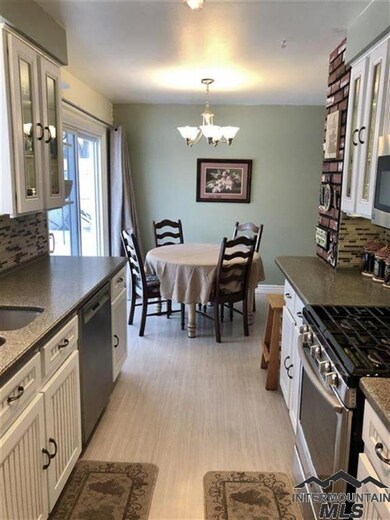 2653 Brentwood Ave, Burley, ID 83318 - photo 6