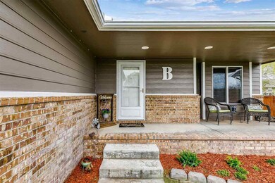 1927 N Country Walk Ln, Mulvane, KS 67110 - photo 3