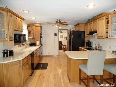Kitchen. Recessed lighting and ceiling fan, tons o