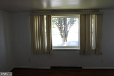 3137 Mckently St, Reading, PA 19605 - photo 5