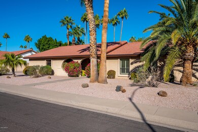9025N83rdSt-3