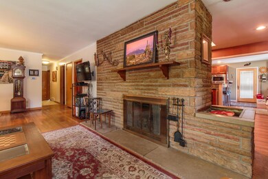 Living Room W-Fireplace