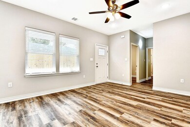 519 W Bond St, Denison, TX 75020 - photo 3