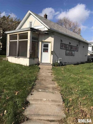 902 Locust St, Davenport, IA 52804 - photo 5