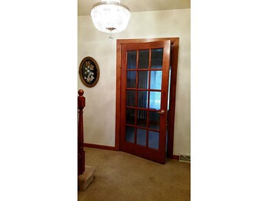 Entry/Foyer.