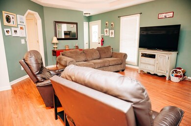 Hardwood look laminate flooring