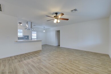 1009-West-Howe-Street-13