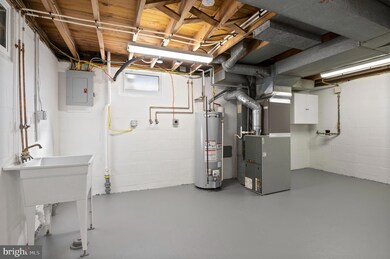 717 Walnutree Ln, Claymont, DE 19703 - photo 6