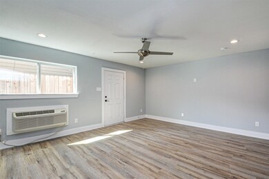 1421 Marshall St unit 11, Houston, TX 77006 - photo 3