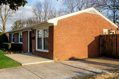 003-photo-front-view-10598859