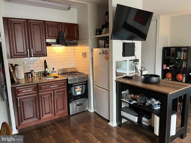 2101-17 Chestnut St unit 1706, Philadelphia, PA 19103 - photo 4