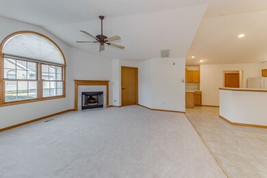 831 Havenshire Rd, Naperville, IL 60565 - photo 5