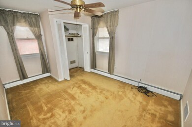 449 Griscom Dr, Woodbury, NJ 08096 - photo 4