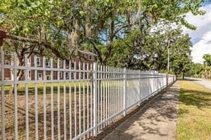 519 Norwich St unit 102, Brunswick, GA 31520 - photo 3