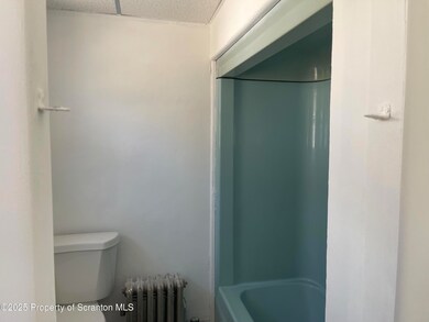 855 Throop St, Scranton, PA 18519 - photo 3