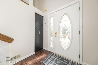 38-web-or-mls-19150 Sarichef Loop-38