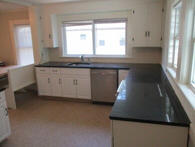 112 Warwick Rd unit 1, West Newton, MA 02465 - photo 3