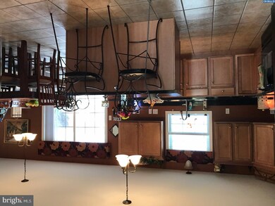 1009 Helm Ln, Reading, PA 19605 - photo 7