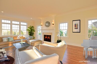 58 Parker's Glen Living Room (1)