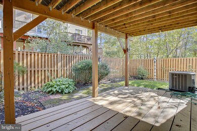 2459 Fox Stream Ln, Herndon, VA 20171 - photo 4