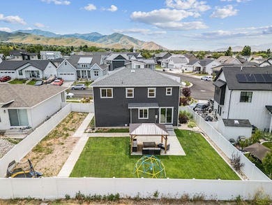 579 E Kings Landing, Tooele, UT 84074 - photo 6