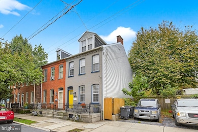 12 E New St, Lancaster, PA 17602 - photo 3