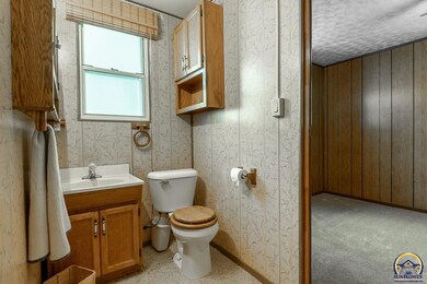 224 SW Terra Dr, Topeka, KS 66609 - photo 2